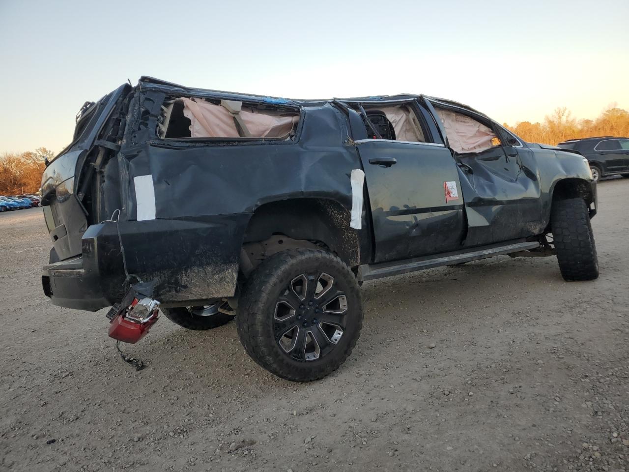 CHEVROLET SUBURBAN K1500 LT