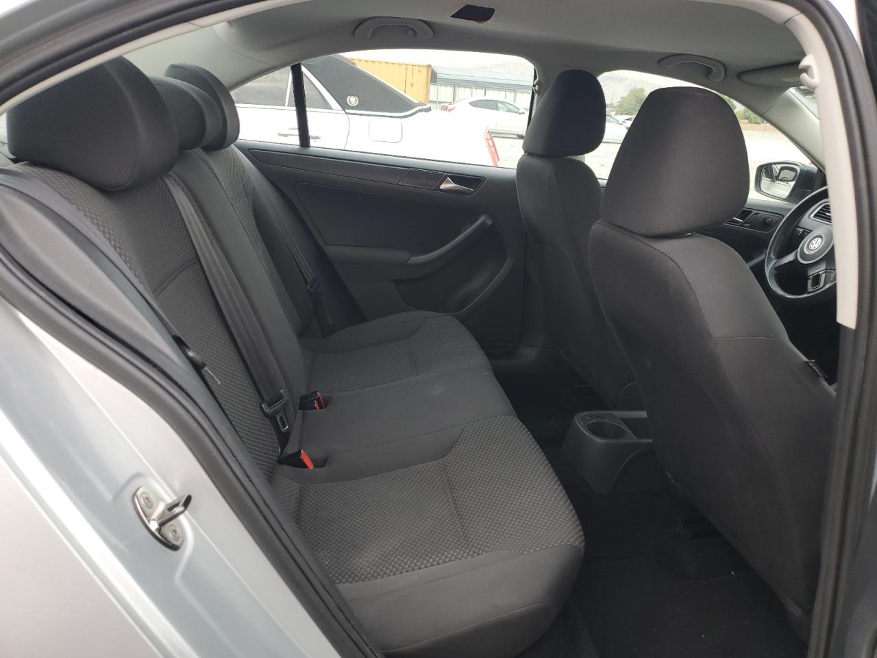 VOLKSWAGEN JETTA BASE