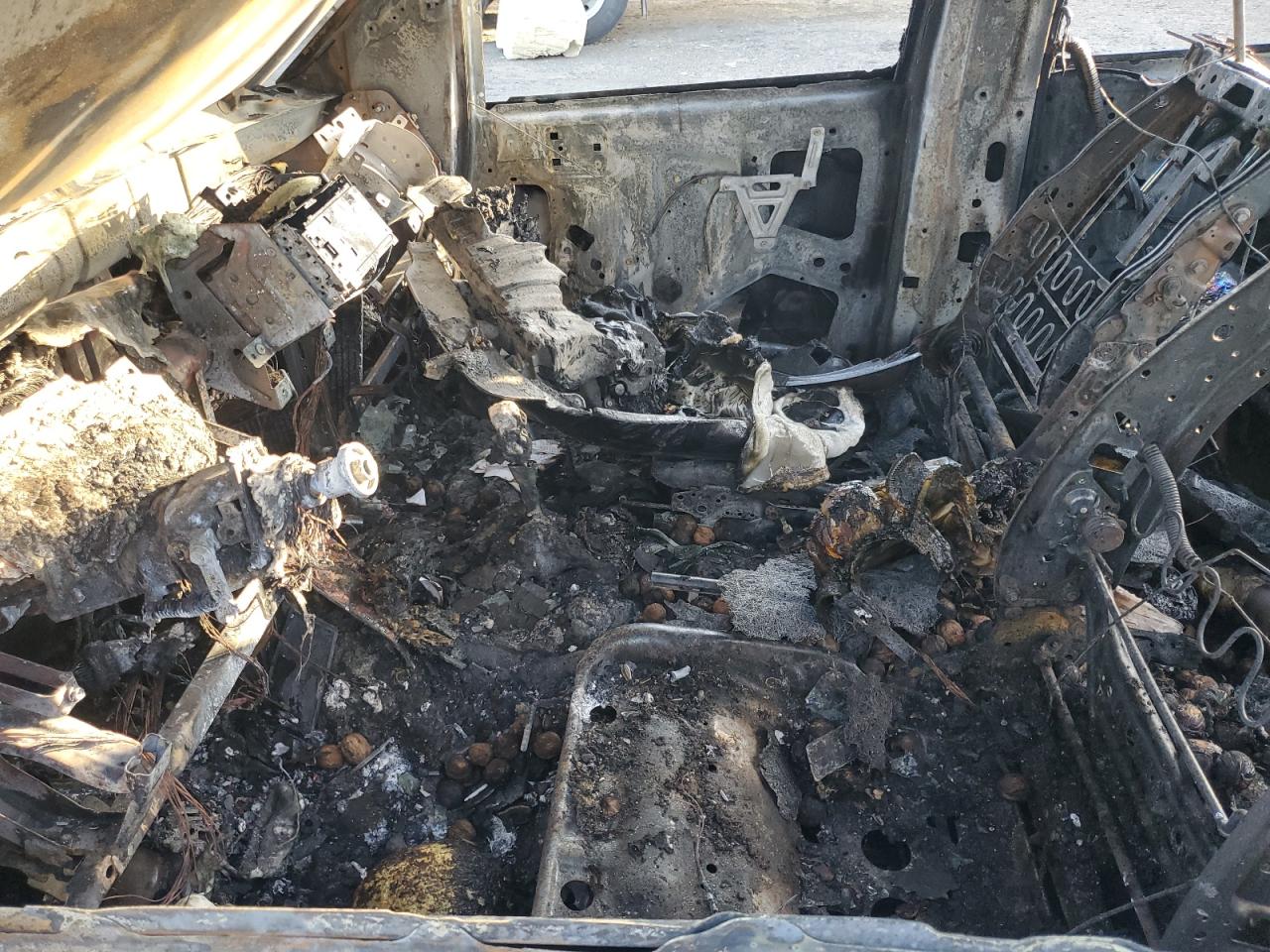 Lot #3309487647 2005 NISSAN FRONTIER C