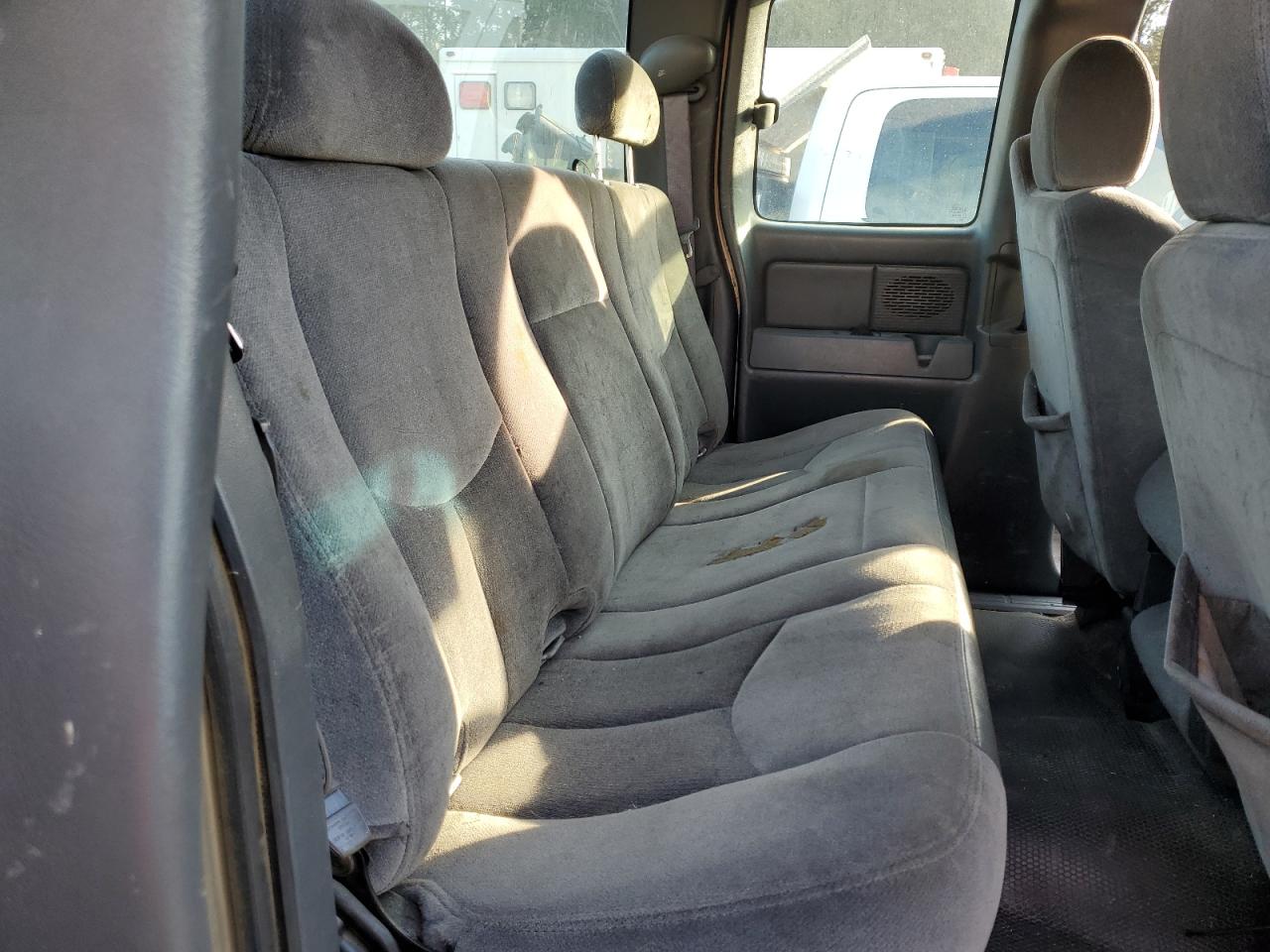 Lot #3302695041 2005 GMC SIERRA C25