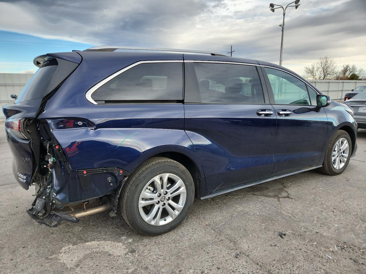 Lot #3285016929 2024 TOYOTA SIENNA LIM