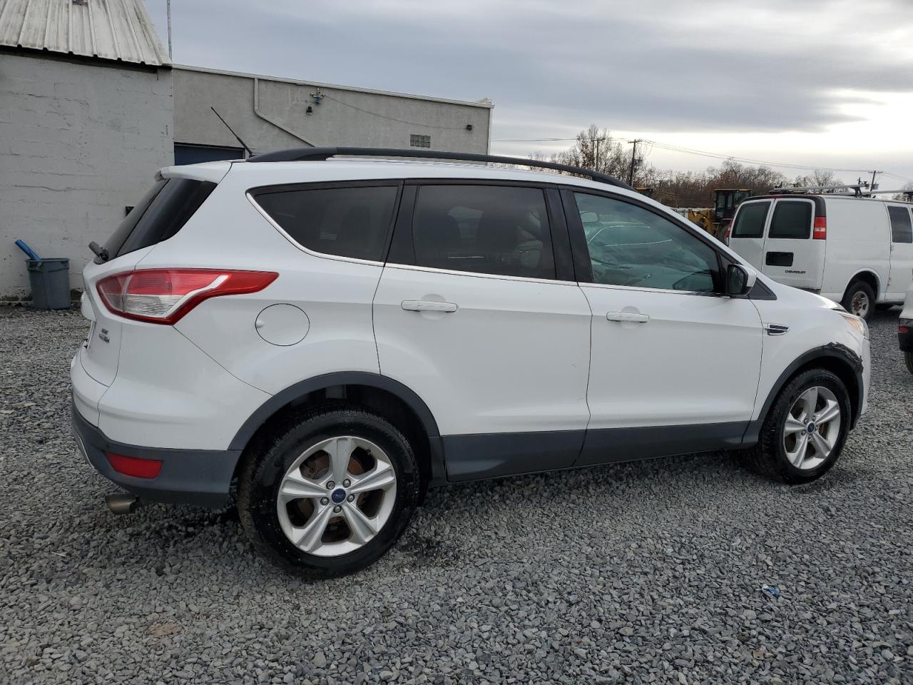 FORD ESCAPE SE
