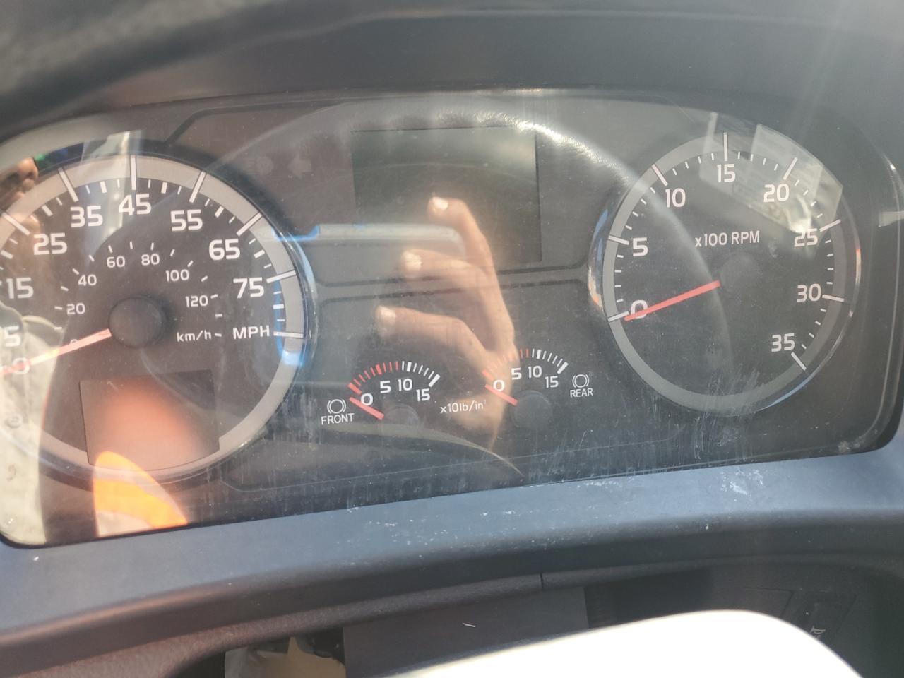 Lot #3316875113 2017 HINO 258