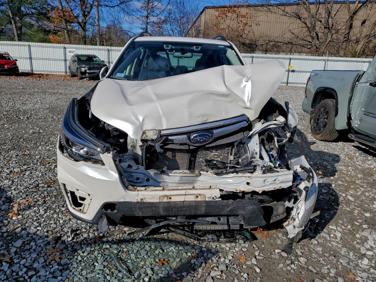 SUBARU FORESTER PREMIUM