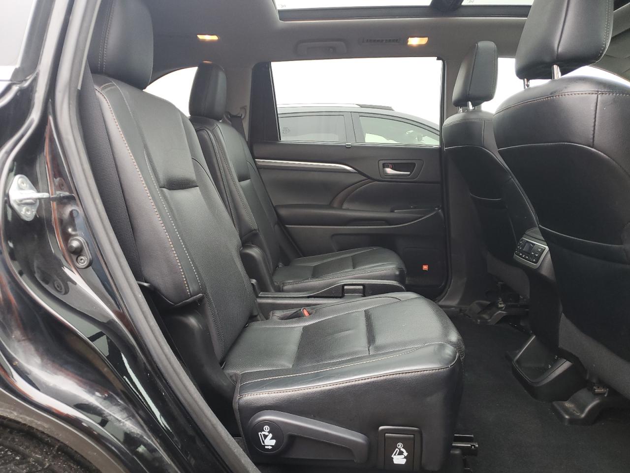 TOYOTA HIGHLANDER LIMITED