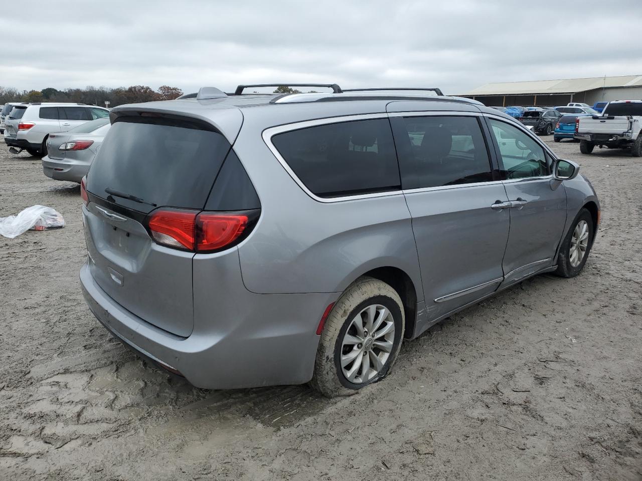 CHRYSLER PACIFICA TOURING L