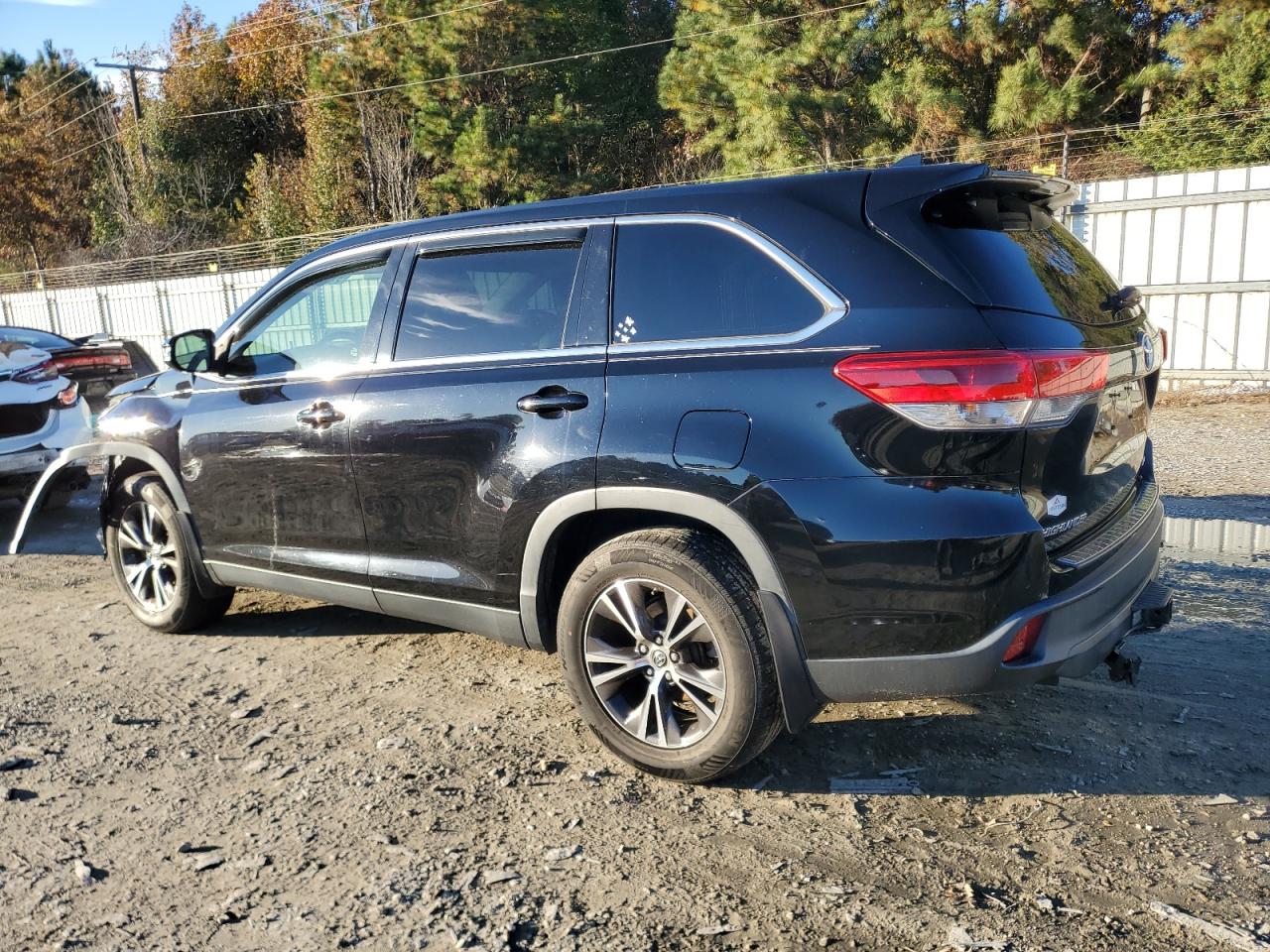 TOYOTA HIGHLANDER LE