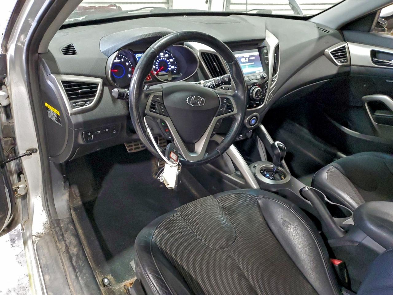 HYUNDAI VELOSTER