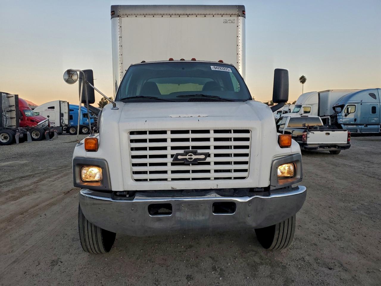 Lot #3304023634 2003 CHEVROLET C7500 C7C0