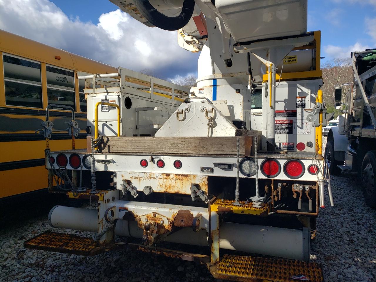 Lot #3284031860 2012 INTERNATIONAL 4000 4300