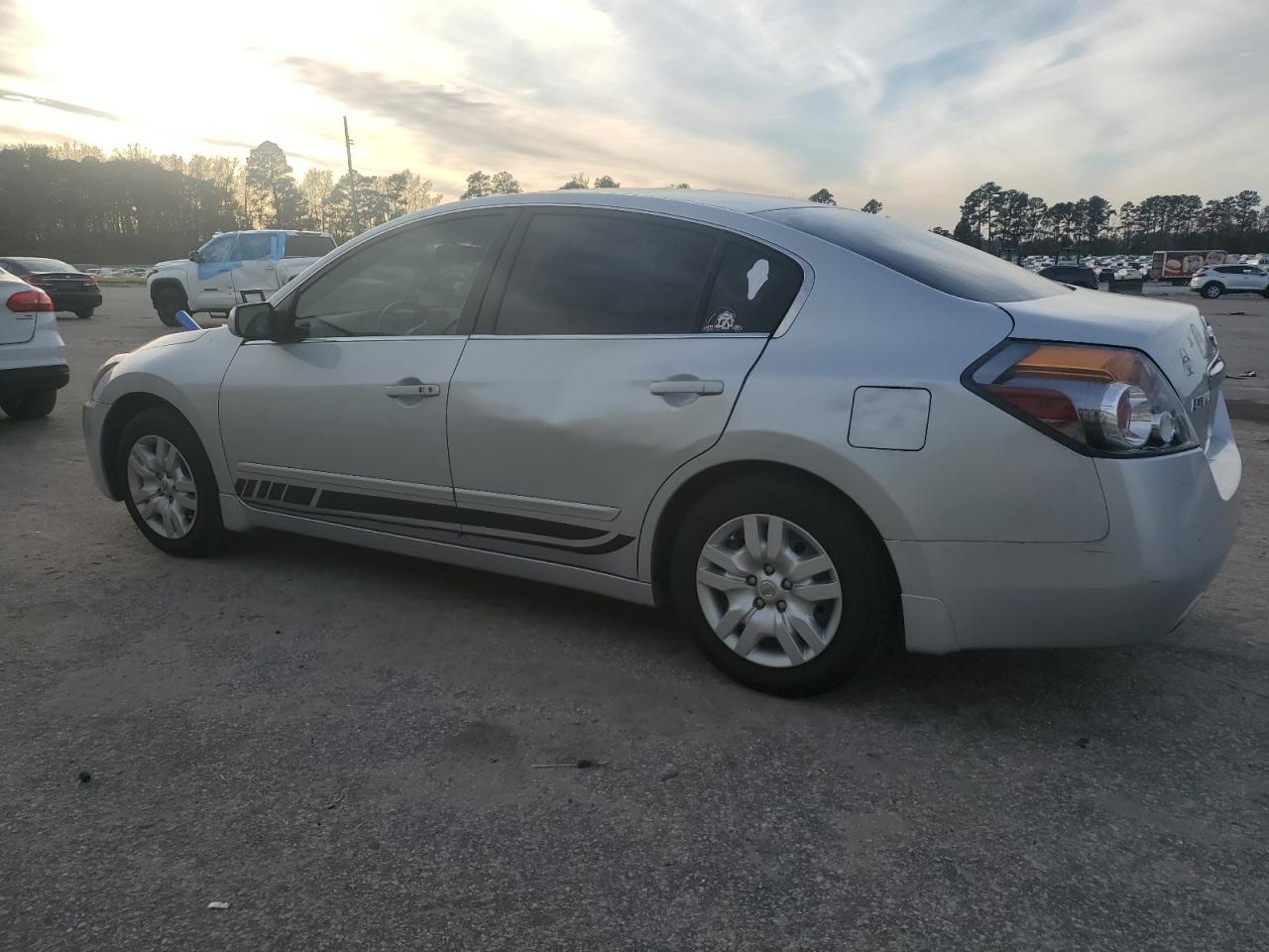 NISSAN ALTIMA BASE