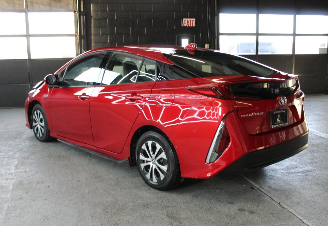TOYOTA PRIUS PRIME LE