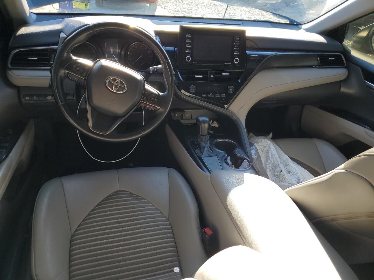 TOYOTA CAMRY SE