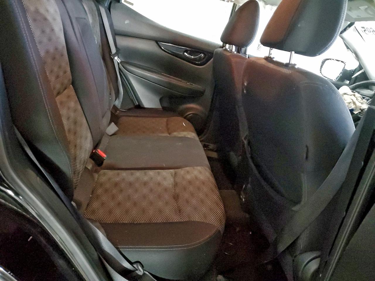 NISSAN ROGUE SPORT S