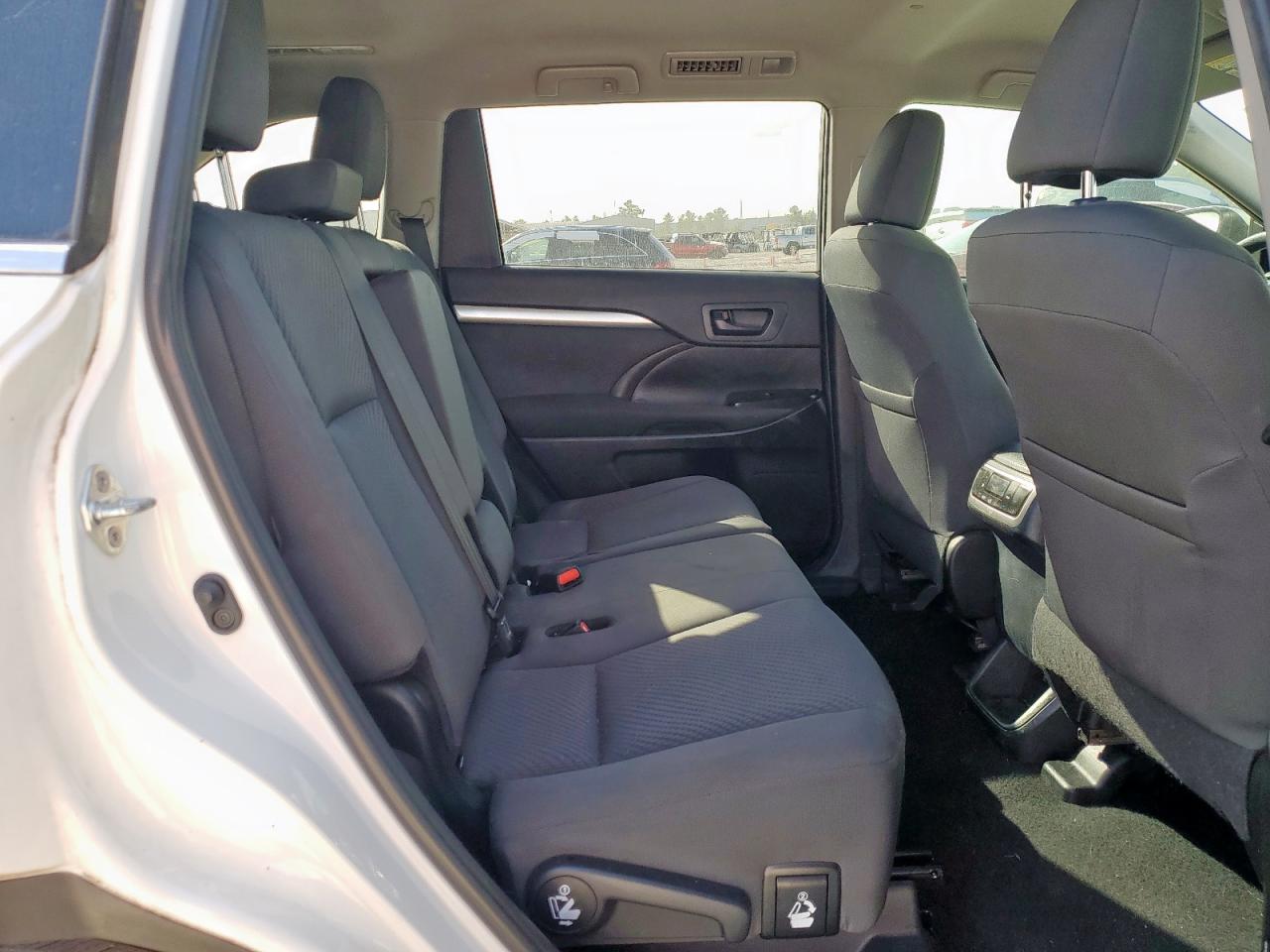 TOYOTA HIGHLANDER LE