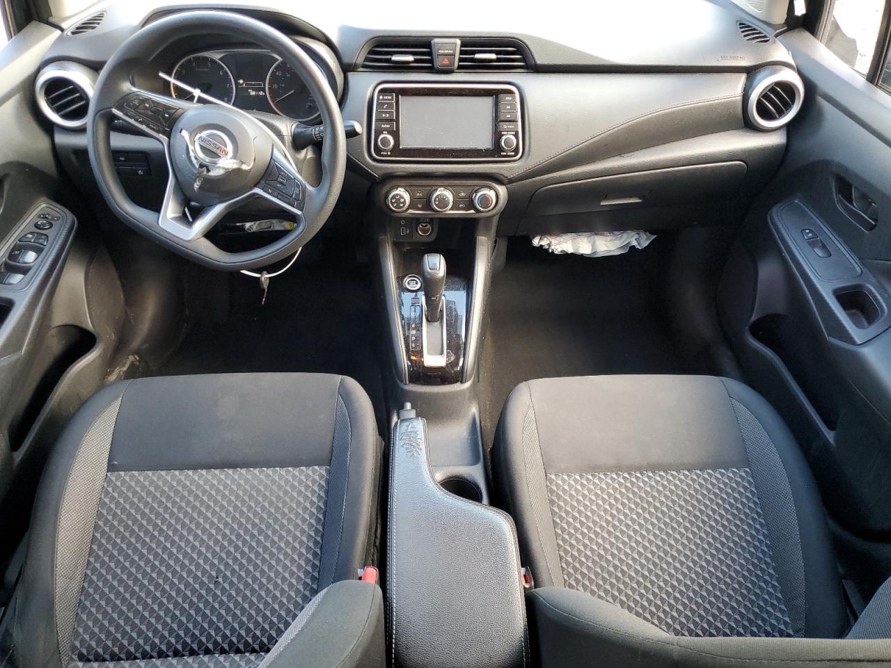 NISSAN VERSA S