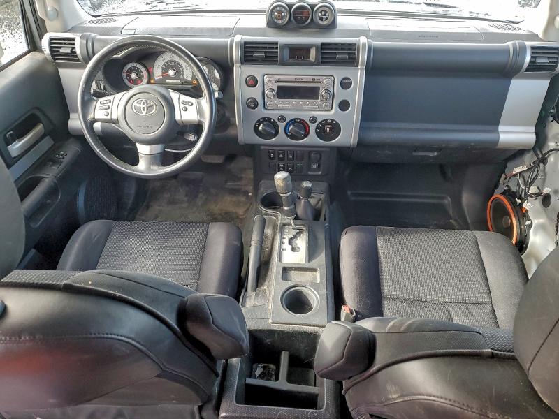 2014 TOYOTA FJ CRUISER #3298224045