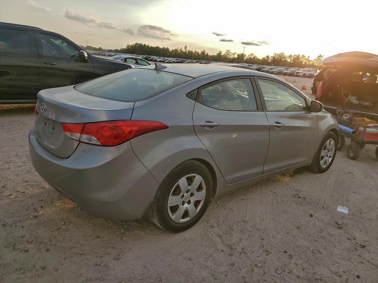 HYUNDAI ELANTRA GLS
