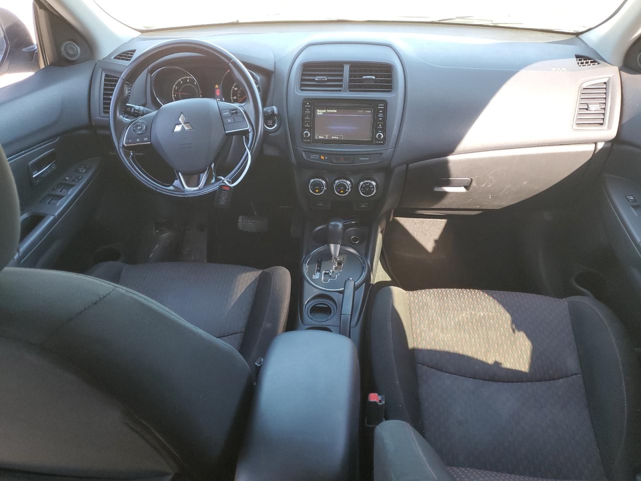 MITSUBISHI OUTLANDER ES