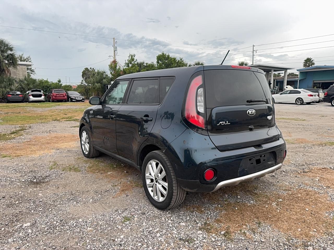 KIA SOUL +
