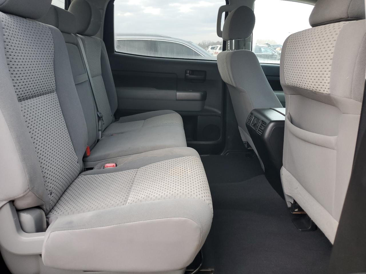 TOYOTA TUNDRA CREWMAX SR5