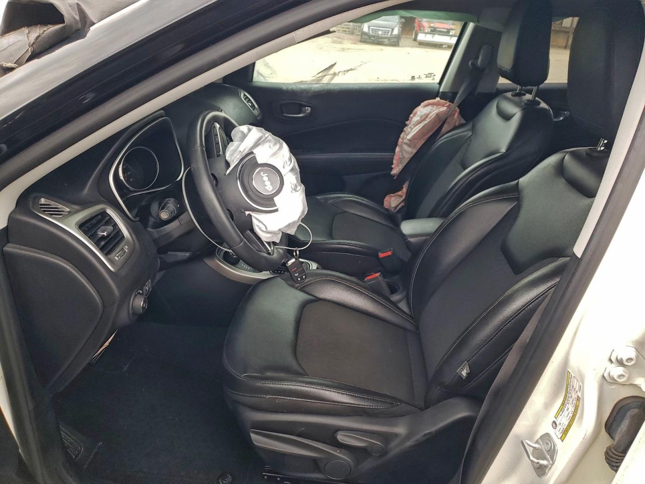 Lot #3301792329 2018 JEEP COMPASS LA