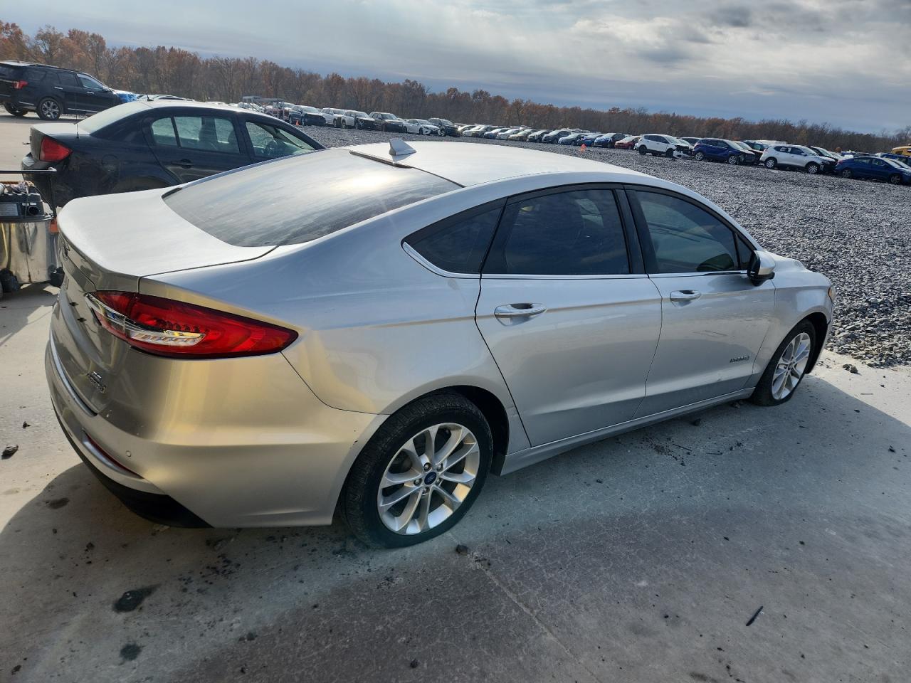 Lot #3301668651 2019 FORD FUSION SE