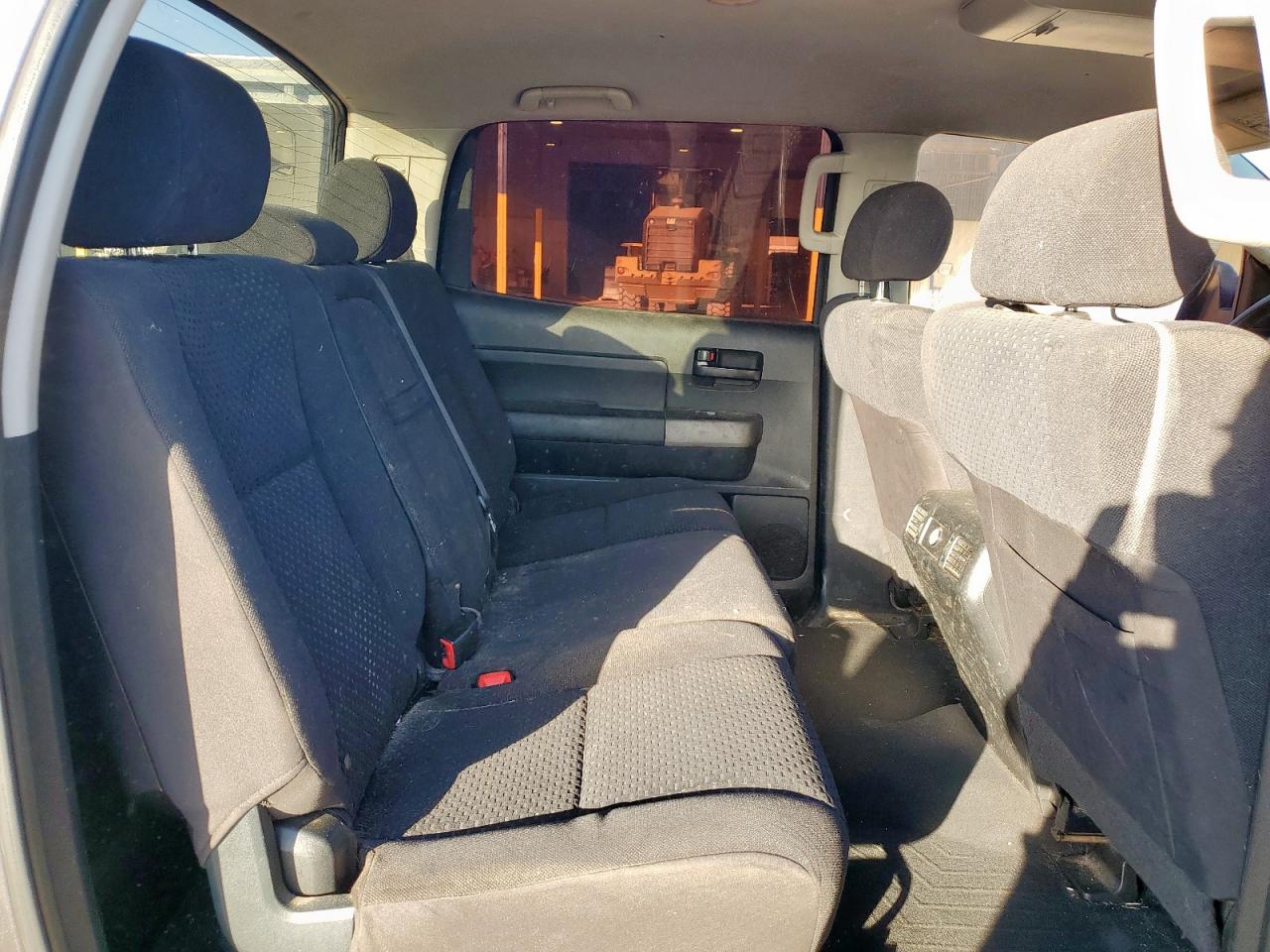 TOYOTA TUNDRA CREWMAX SR5