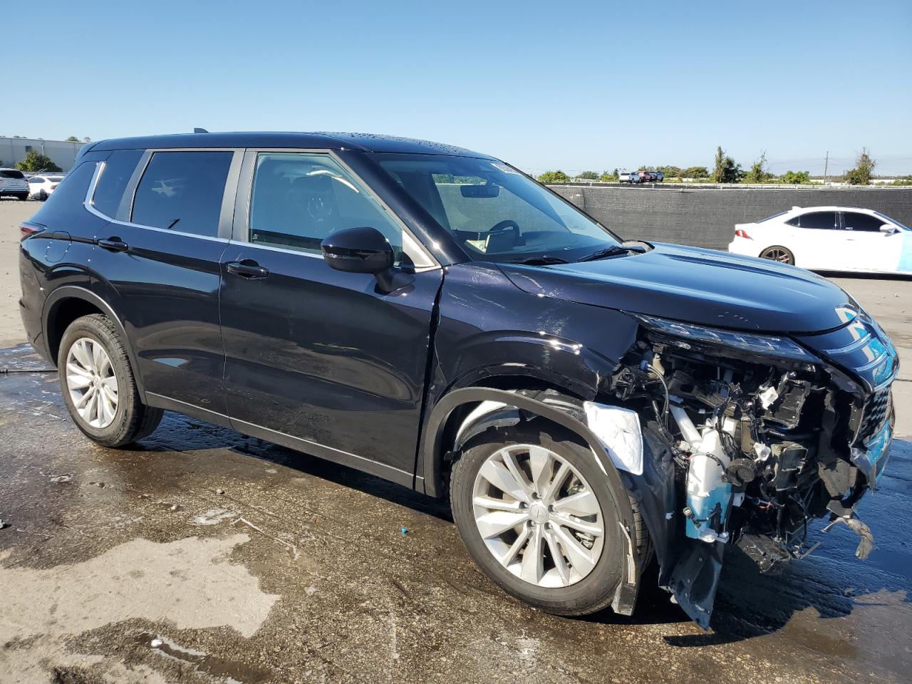 MITSUBISHI OUTLANDER ES