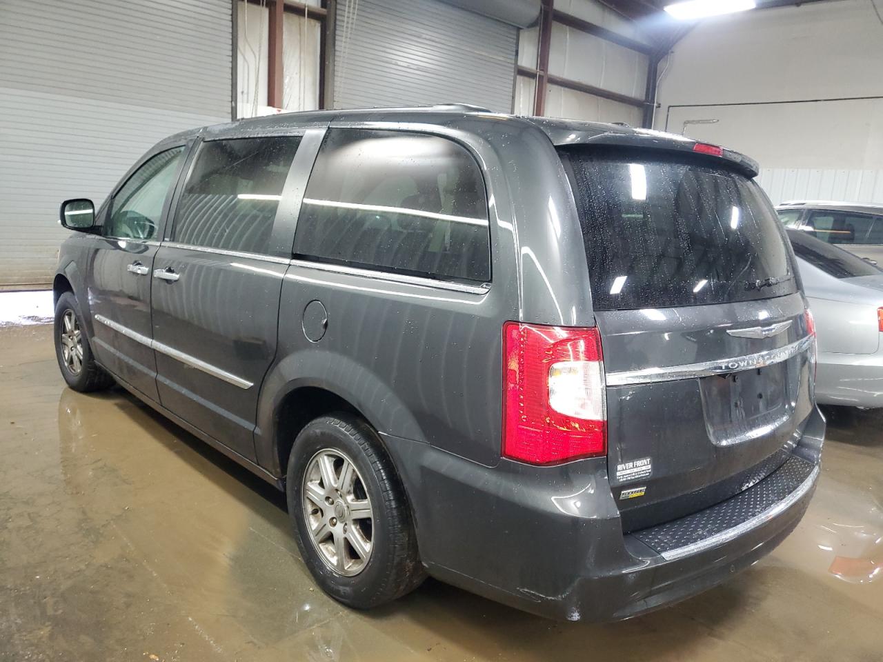 CHRYSLER TOWN & COUNTRY TOURING L