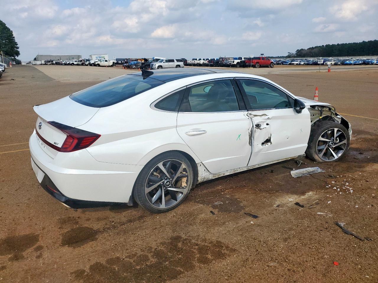 HYUNDAI SONATA SEL PLUS