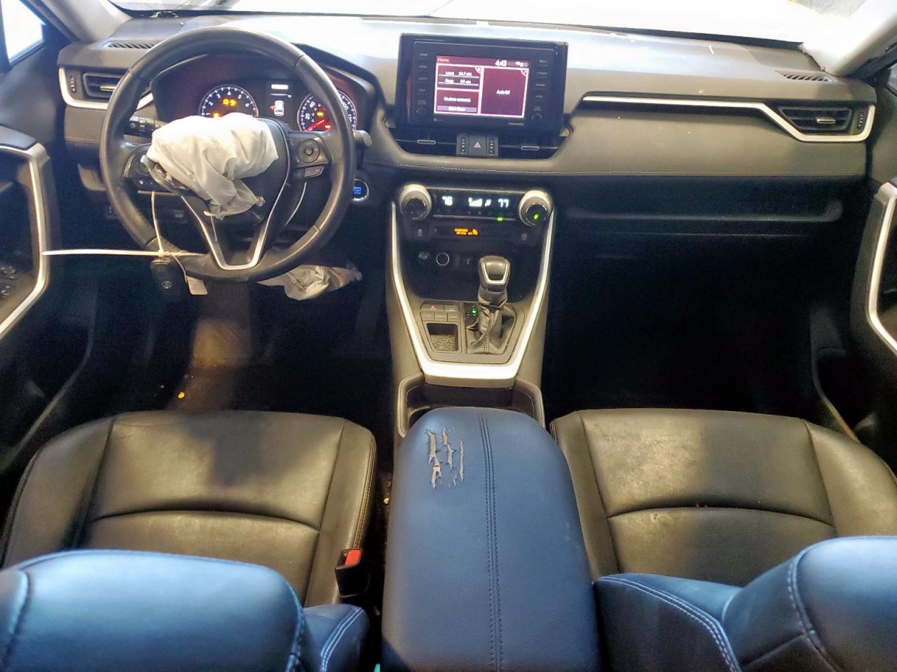 TOYOTA RAV4 XLE PREMIUM