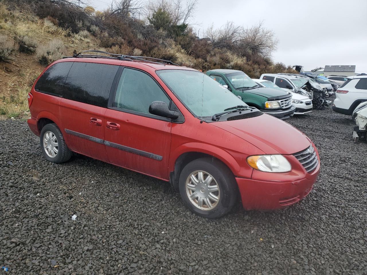 Lot #3293670399 2005 CHRYSLER TOWN & COU