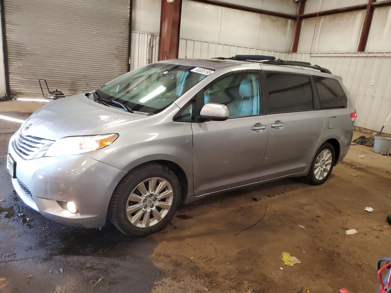 TOYOTA SIENNA XLE