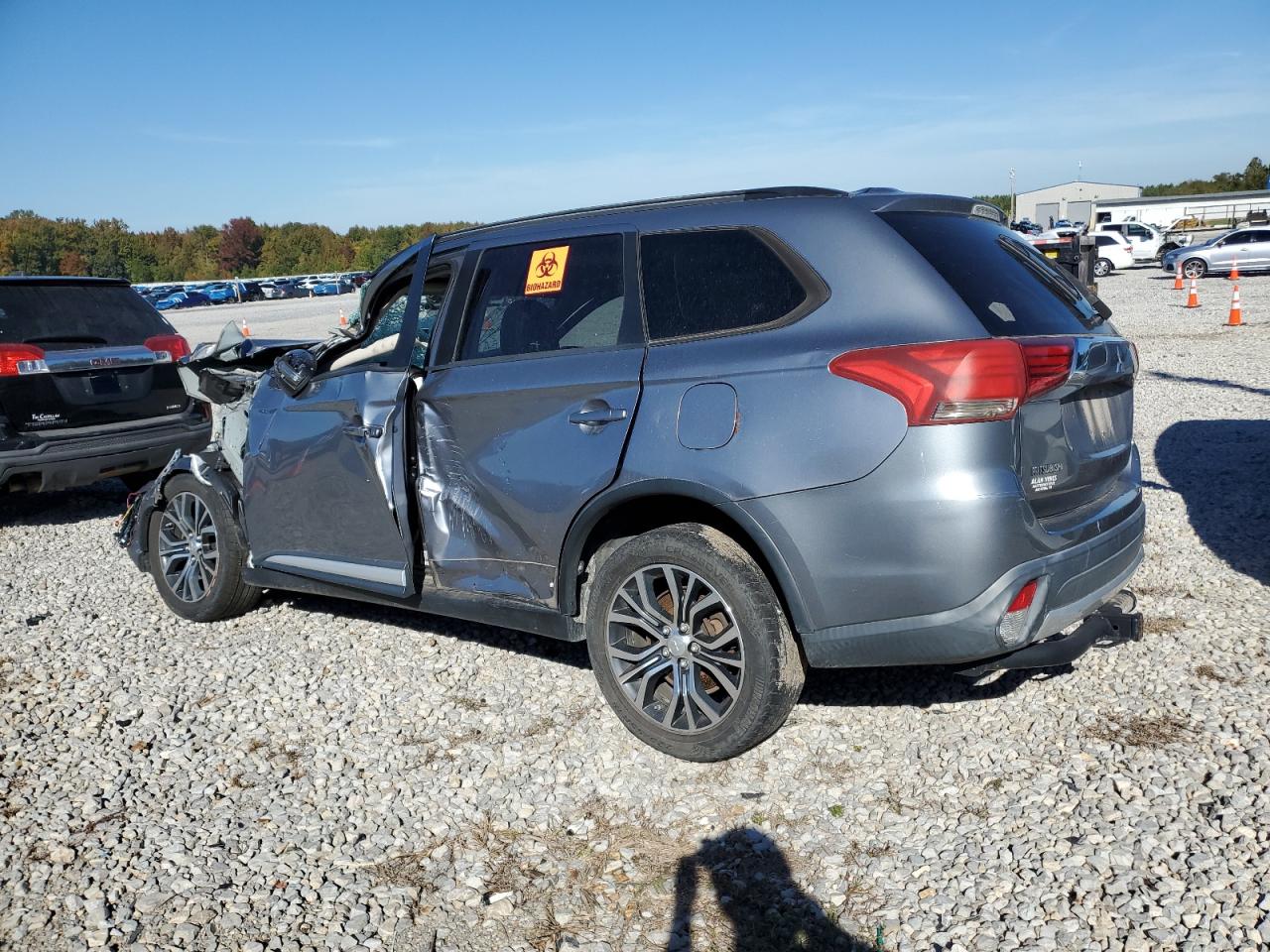MITSUBISHI OUTLANDER SE