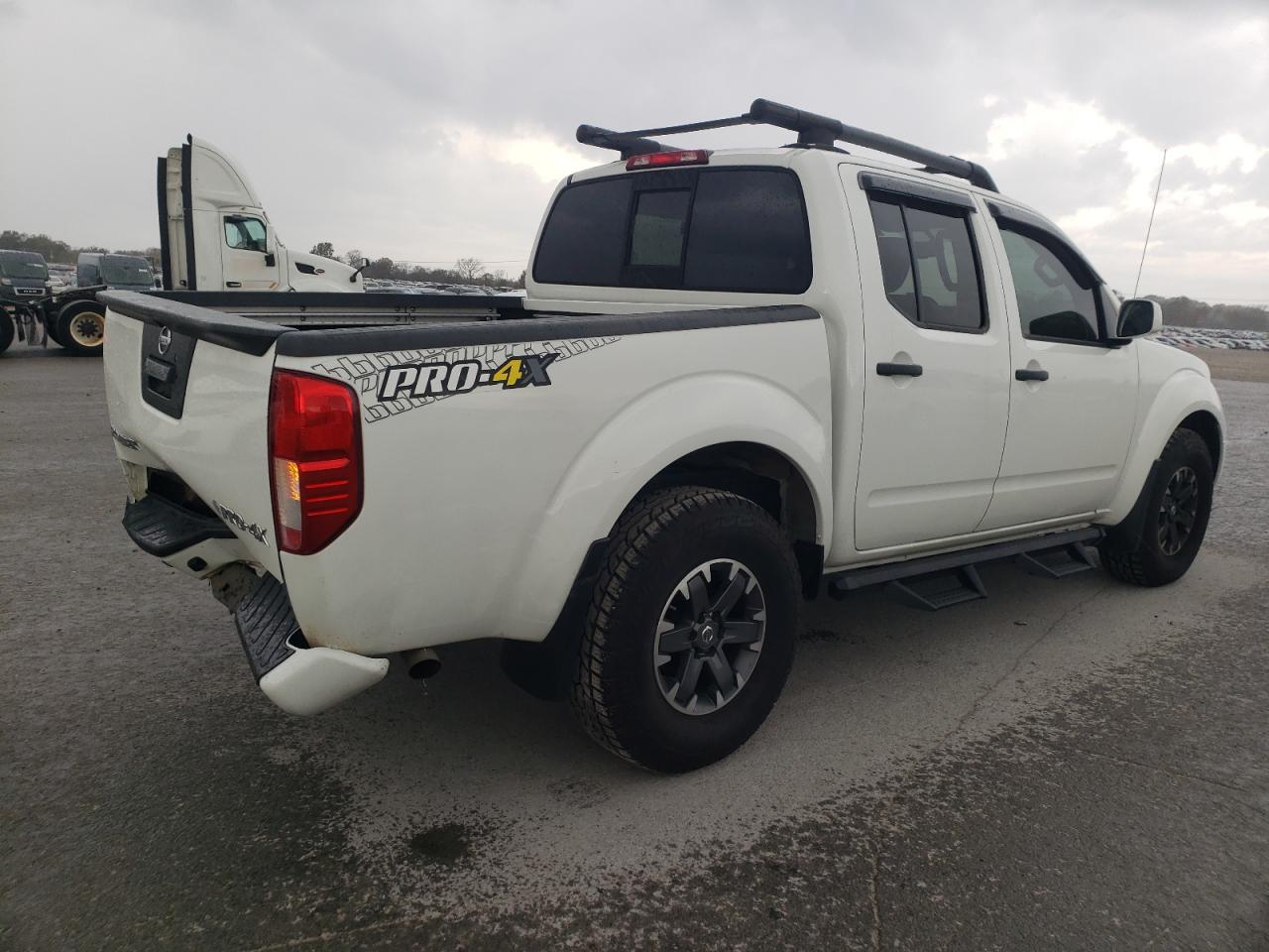 NISSAN FRONTIER S