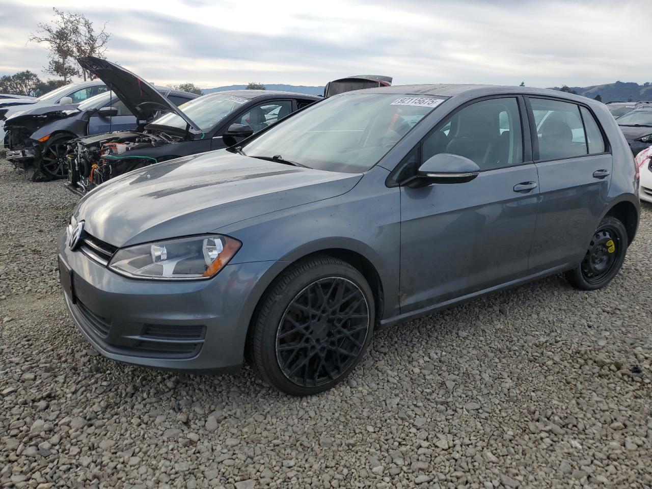 VOLKSWAGEN GOLF S/SE