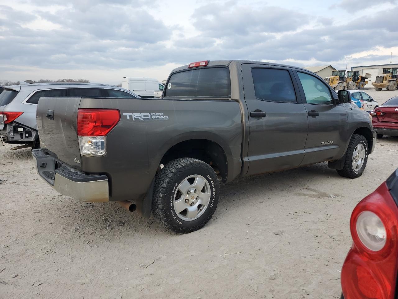 TOYOTA TUNDRA CREWMAX SR5