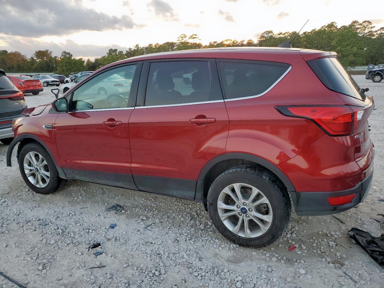 FORD ESCAPE SE