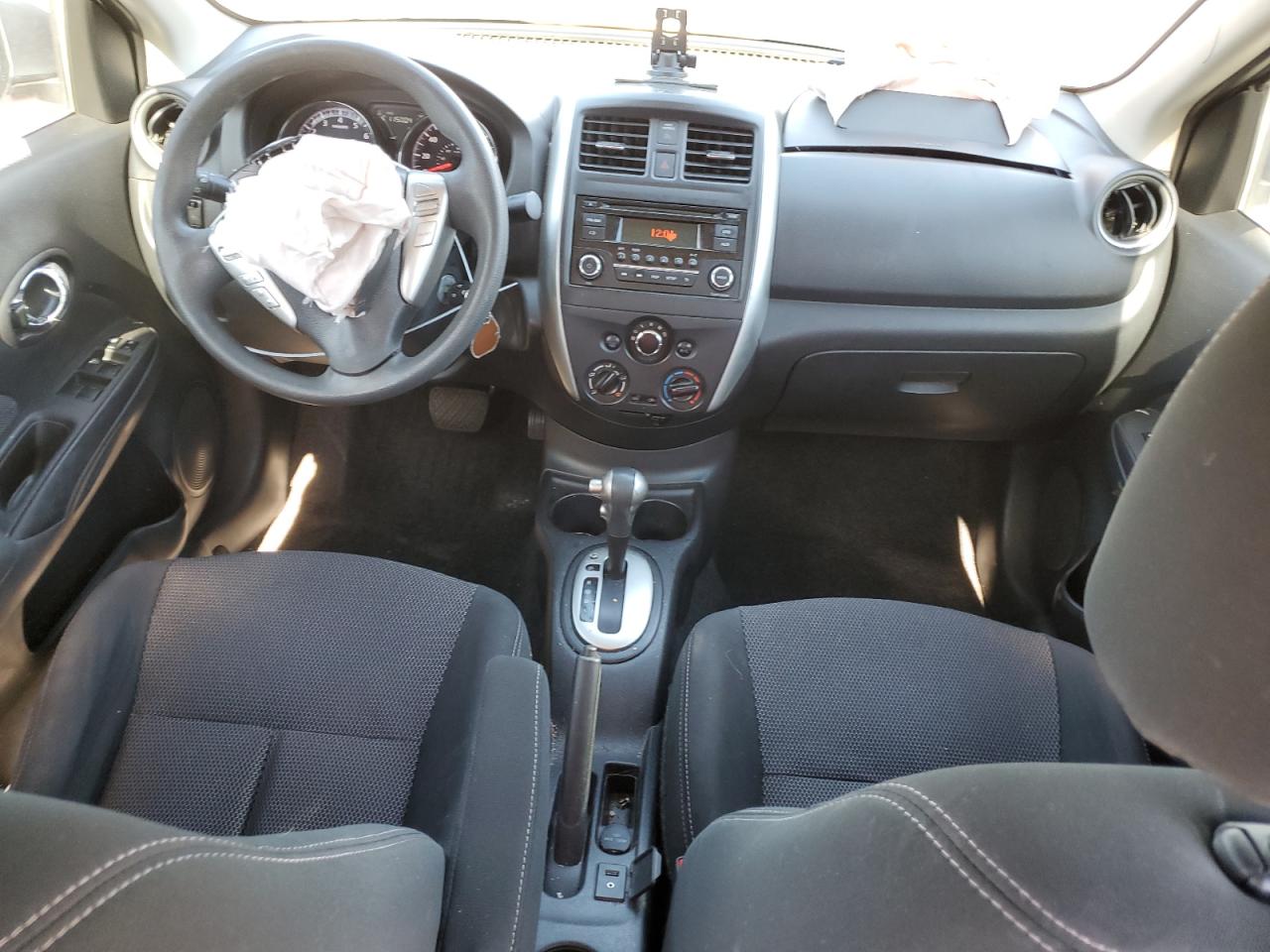 NISSAN VERSA S