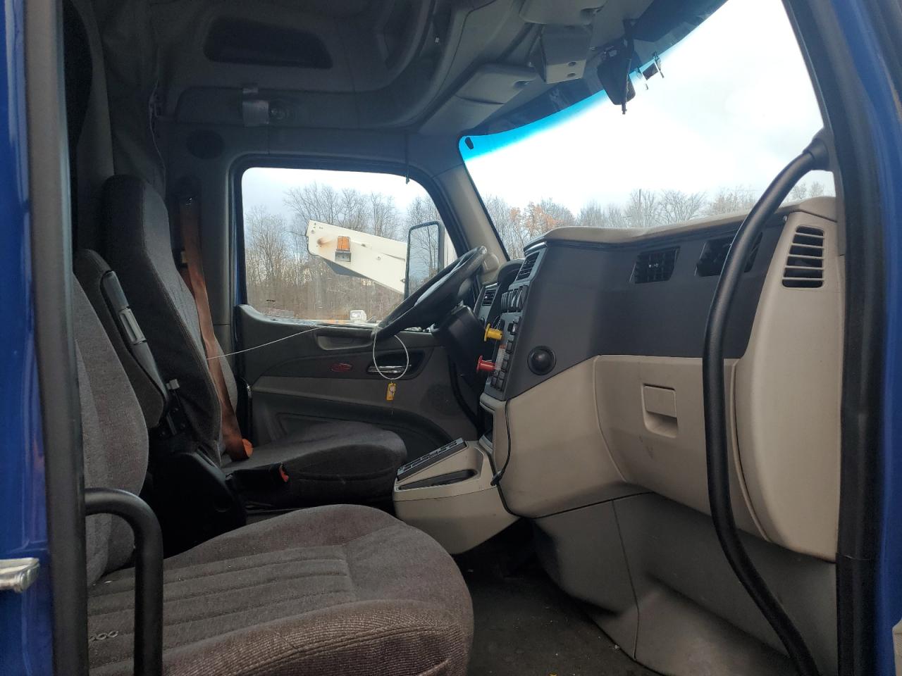 Lot #3283942847 2018 PETERBILT 579