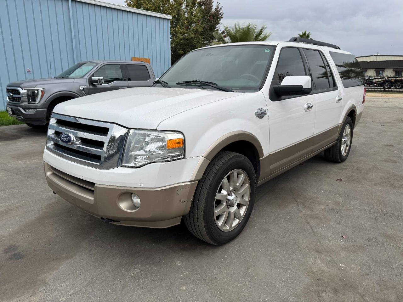 FORD EXPEDITION EL XLT