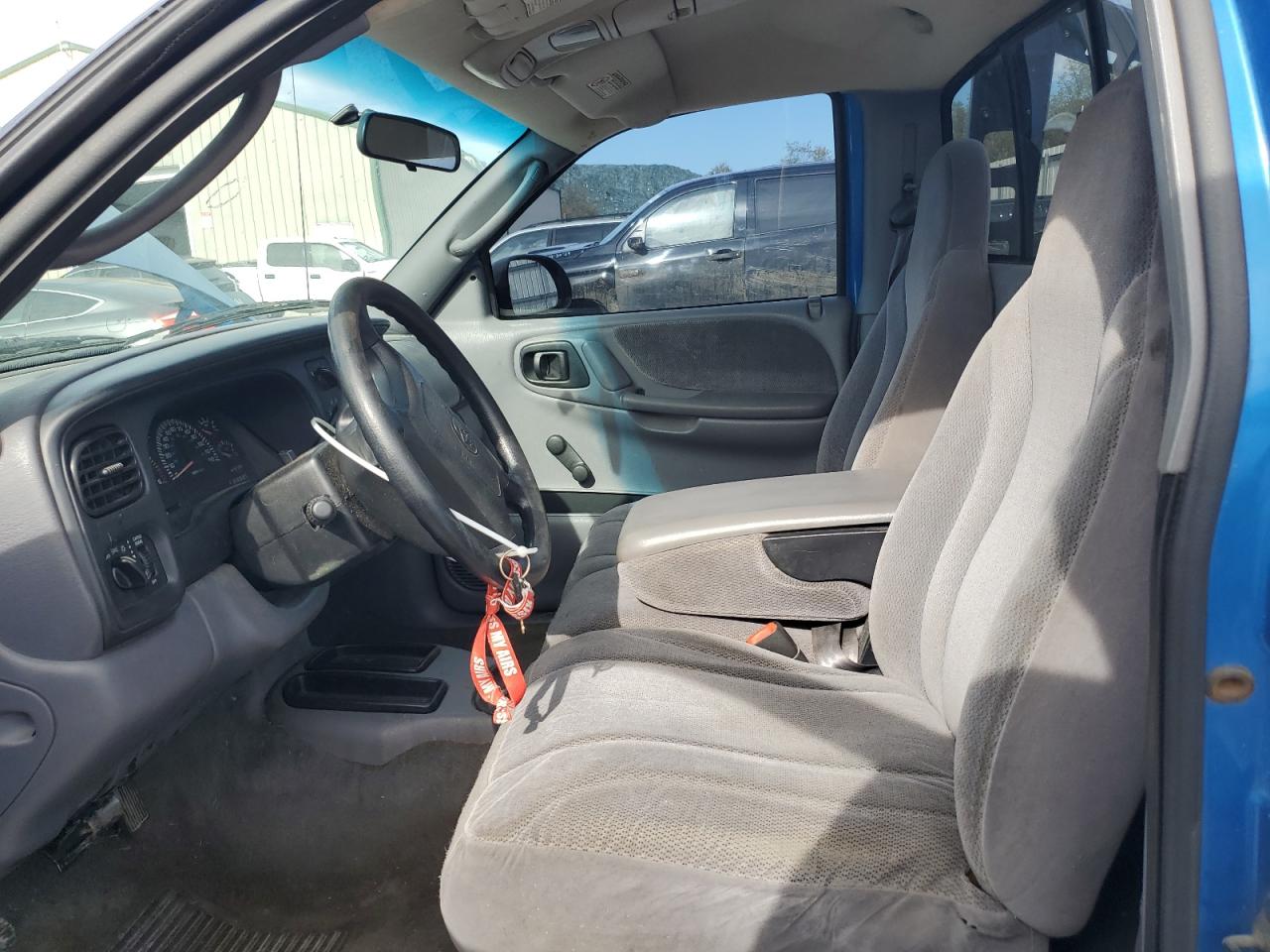 Lot #3301792361 2000 DODGE DAKOTA