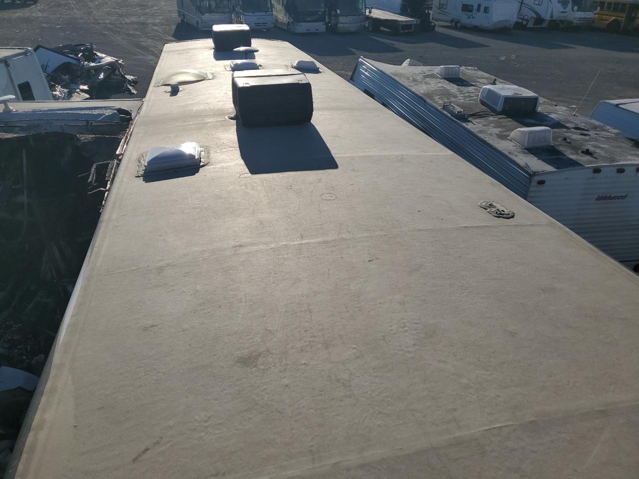 Lot #3298133129 2017 CROSSROADS REDWOOD