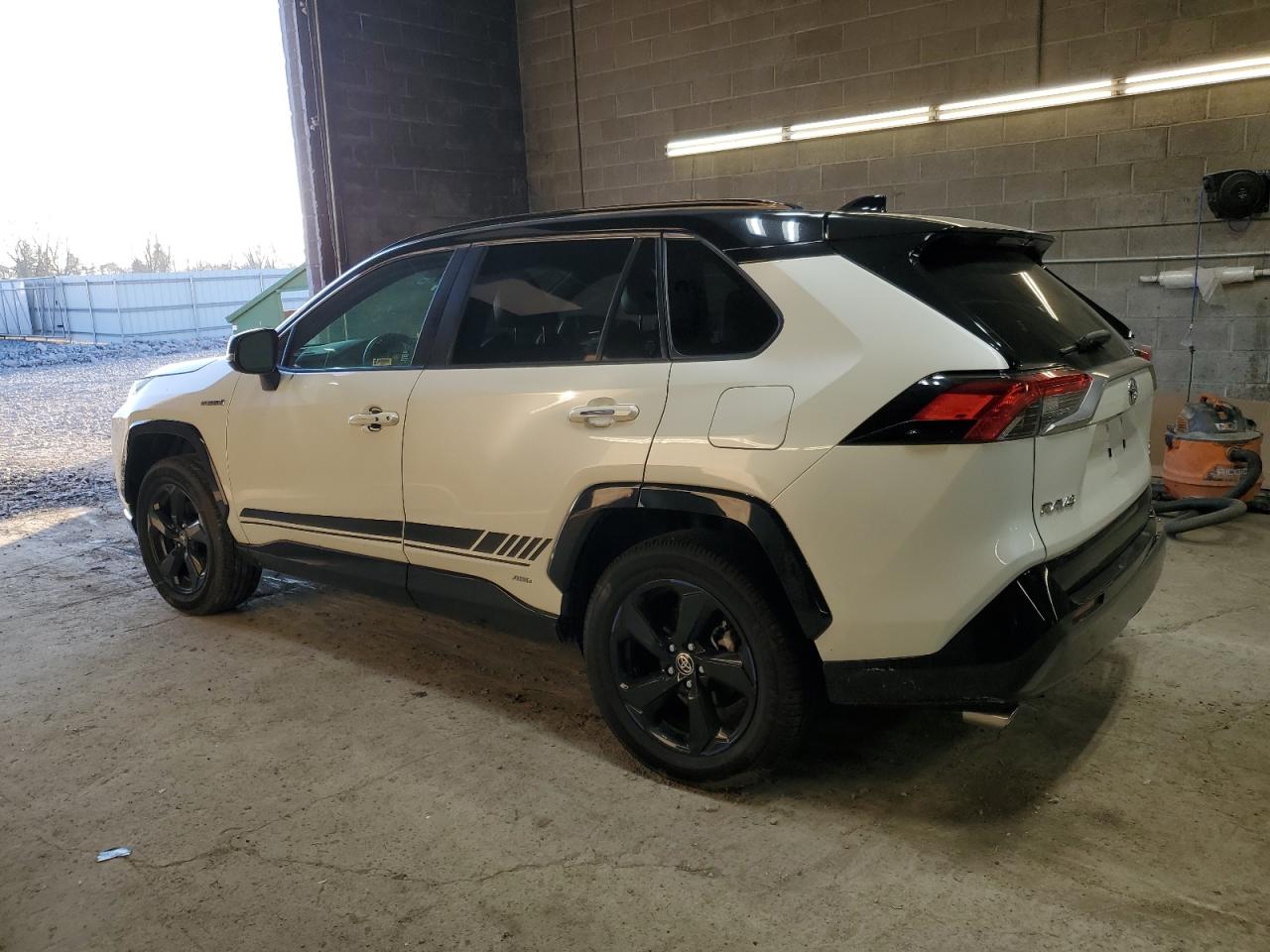 TOYOTA RAV4 XSE