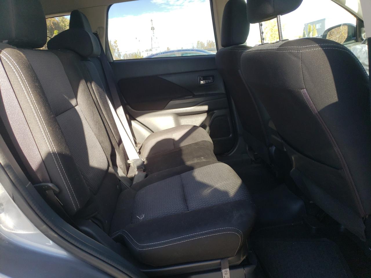 MITSUBISHI OUTLANDER ES