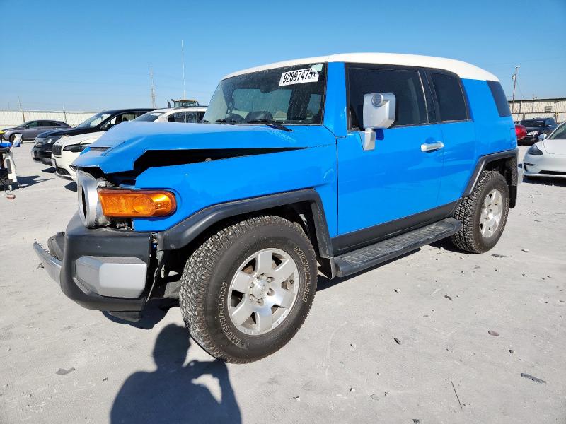 TOYOTA FJ CRUISER