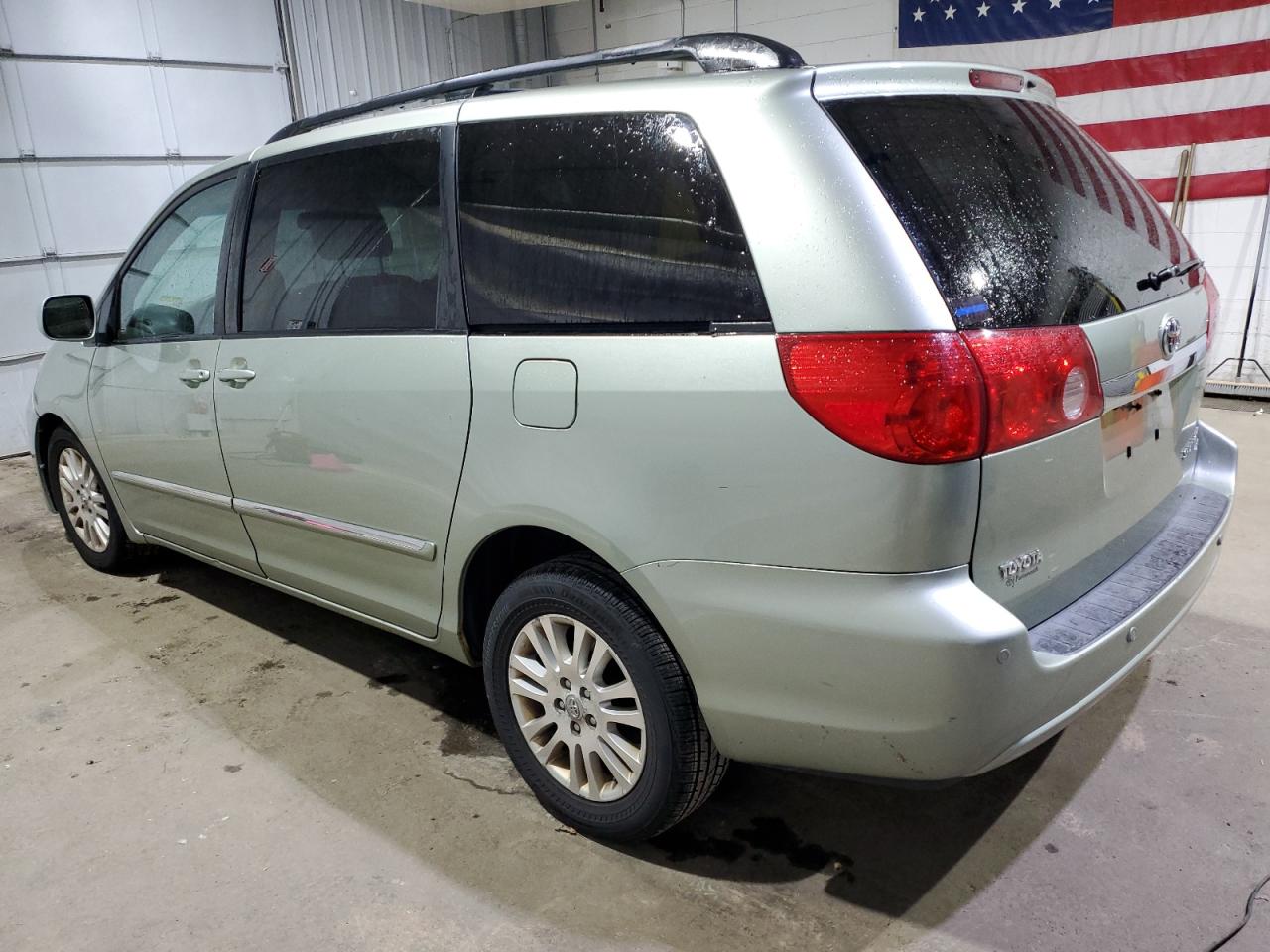 TOYOTA SIENNA XLE