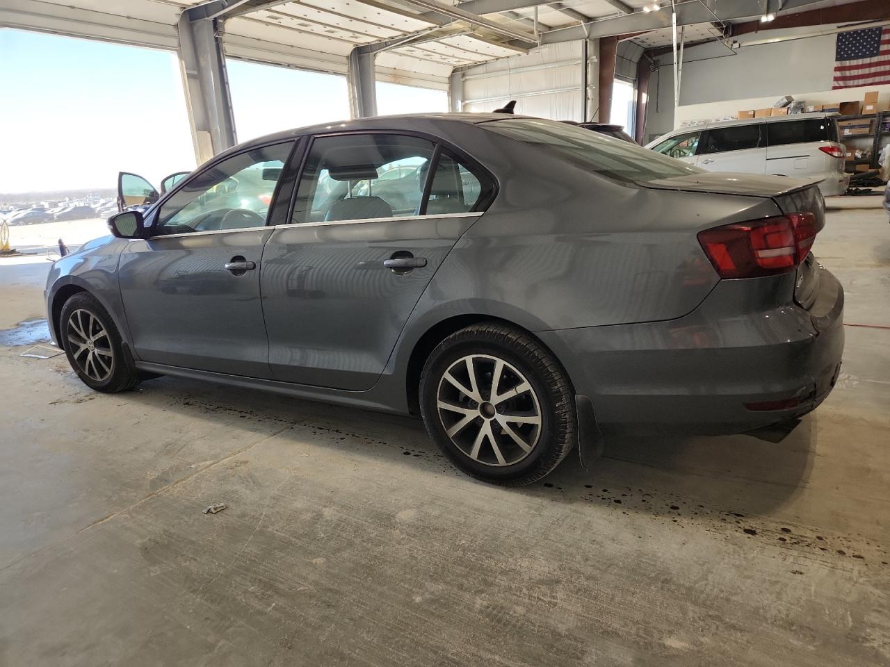 VOLKSWAGEN JETTA SE