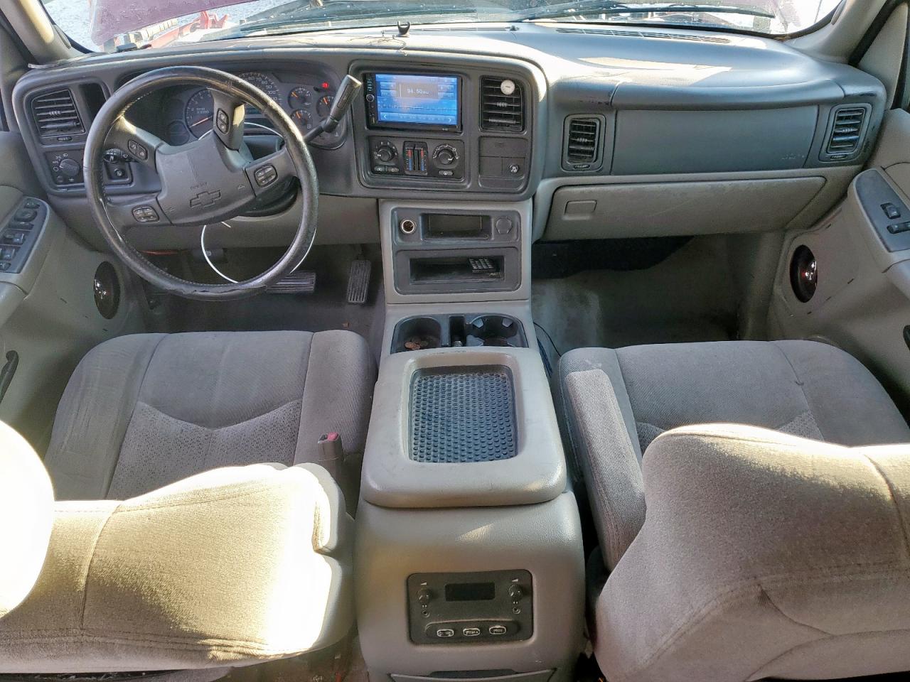 Lot #3286643286 2004 CHEVROLET SUBURBAN C